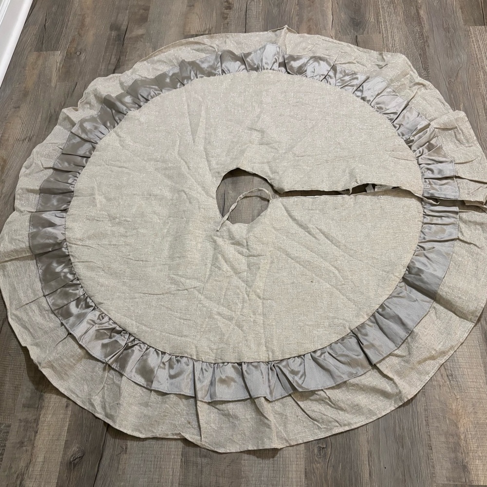 Light Goldish and Tan Tree Skirt